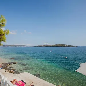 3* База отдыха Happy Camp Mobile Homes In Amadria Park Trogir